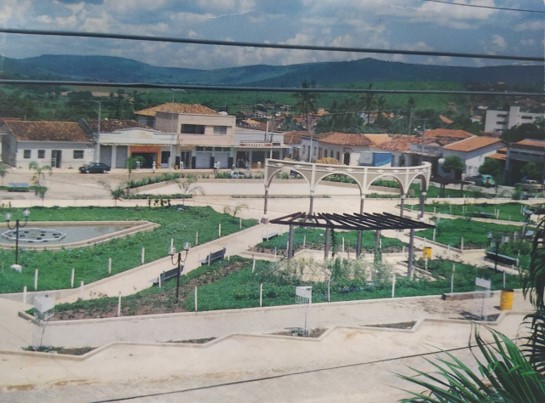 Praça Municipal — Construção da Praça Coronel Moisés Ladeia
